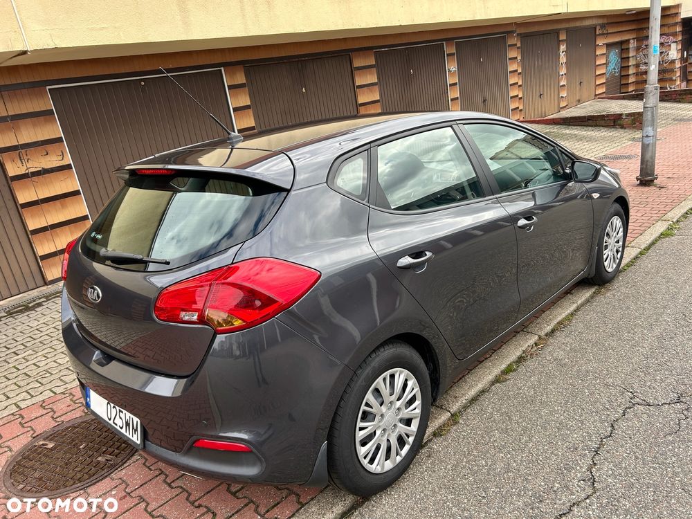 Kia Ceed - 11