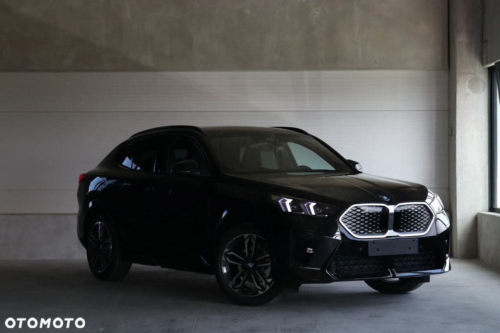 BMW iX2 eDrive20 66.5kWh M Sport Edition - 3