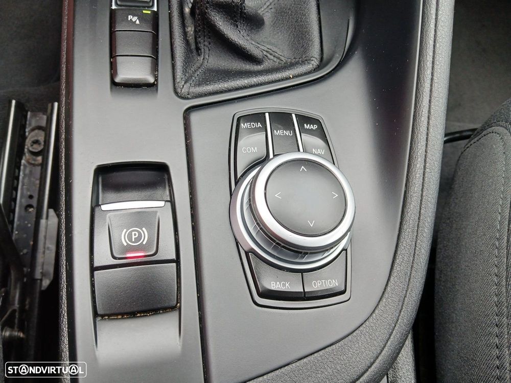 BMW X1 16 d sDrive Corporate Edition Auto - 32