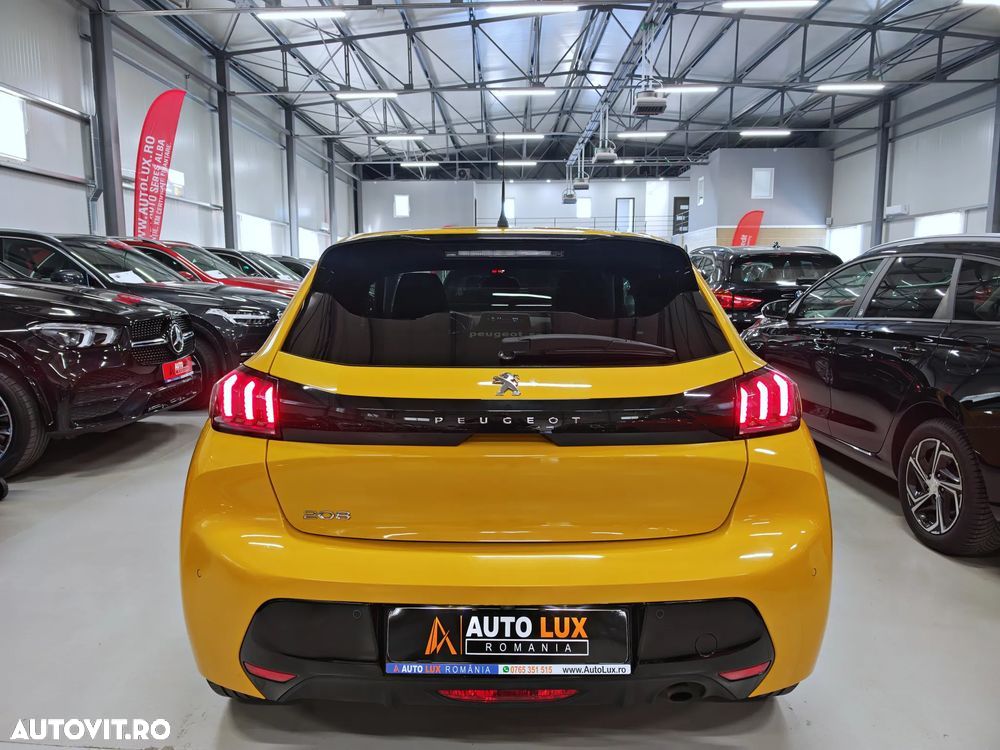 Peugeot 208 PureTech 100 EAT8 Allure - 24
