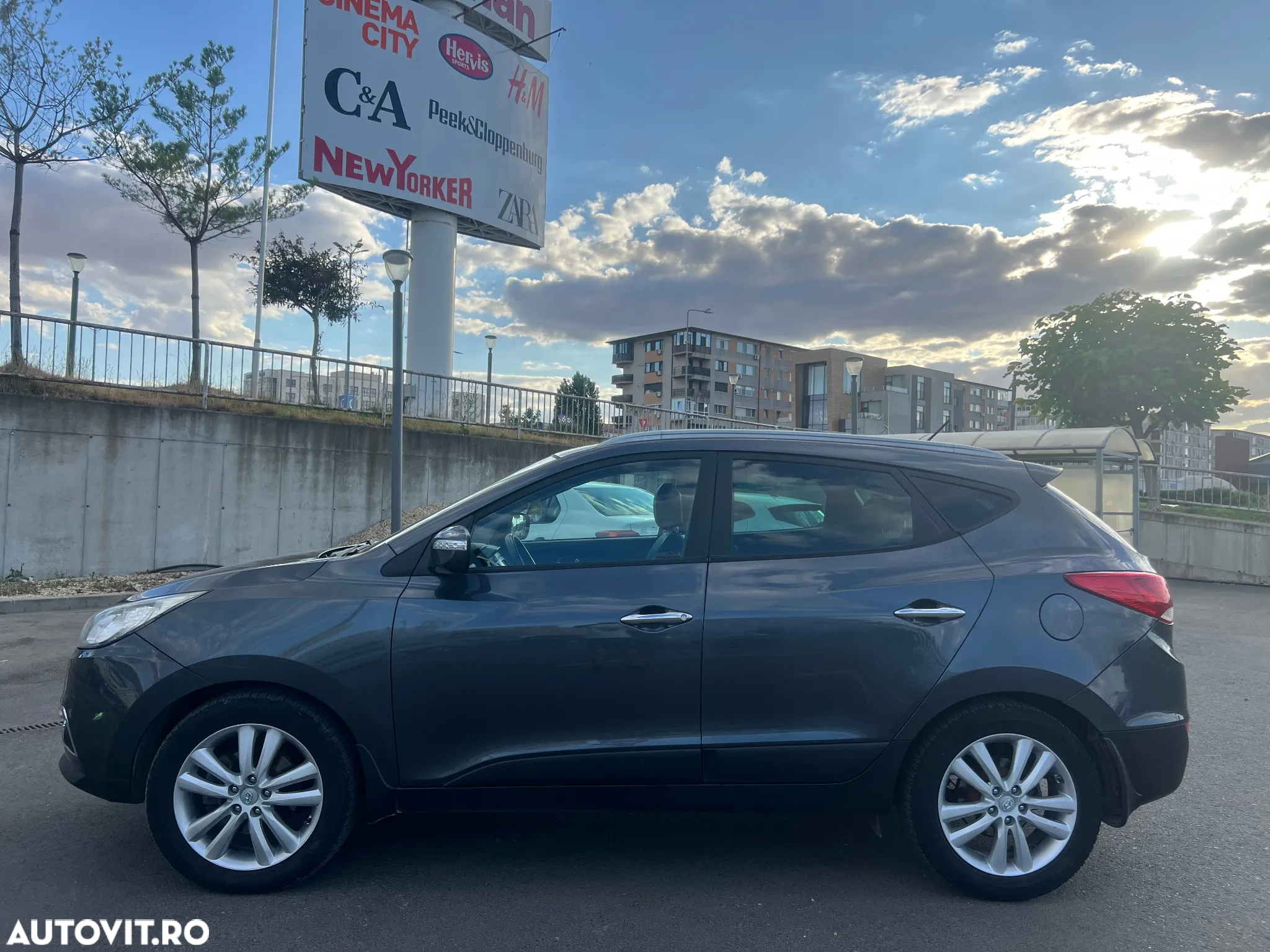 Hyundai ix35 2.0 CRDI High 4WD GLS Aut. Style HEAT+ - 11