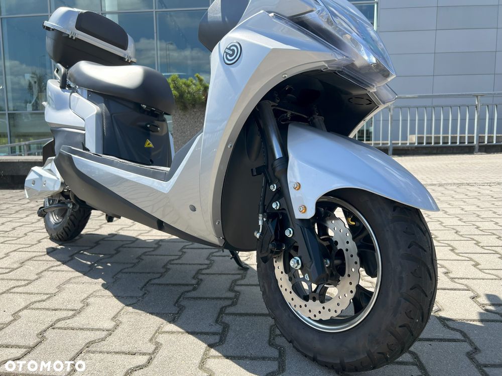 iamelectric MV Racer - 11