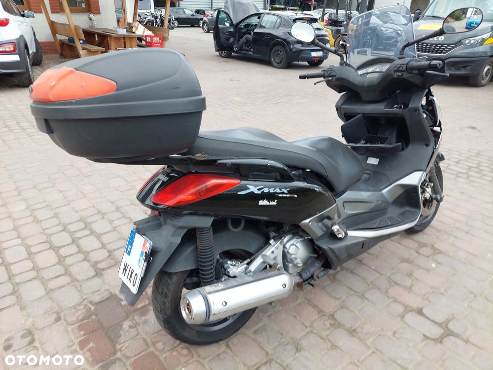 Yamaha X-max - 4