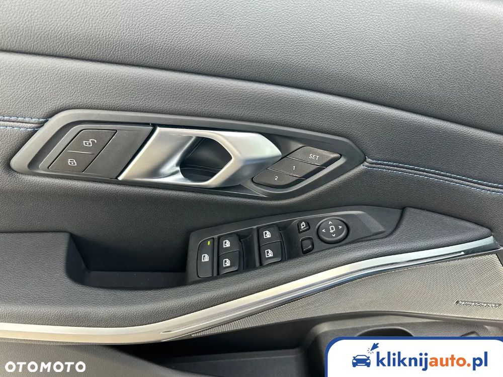 BMW Seria 3 330i xDrive M Sport sport - 13