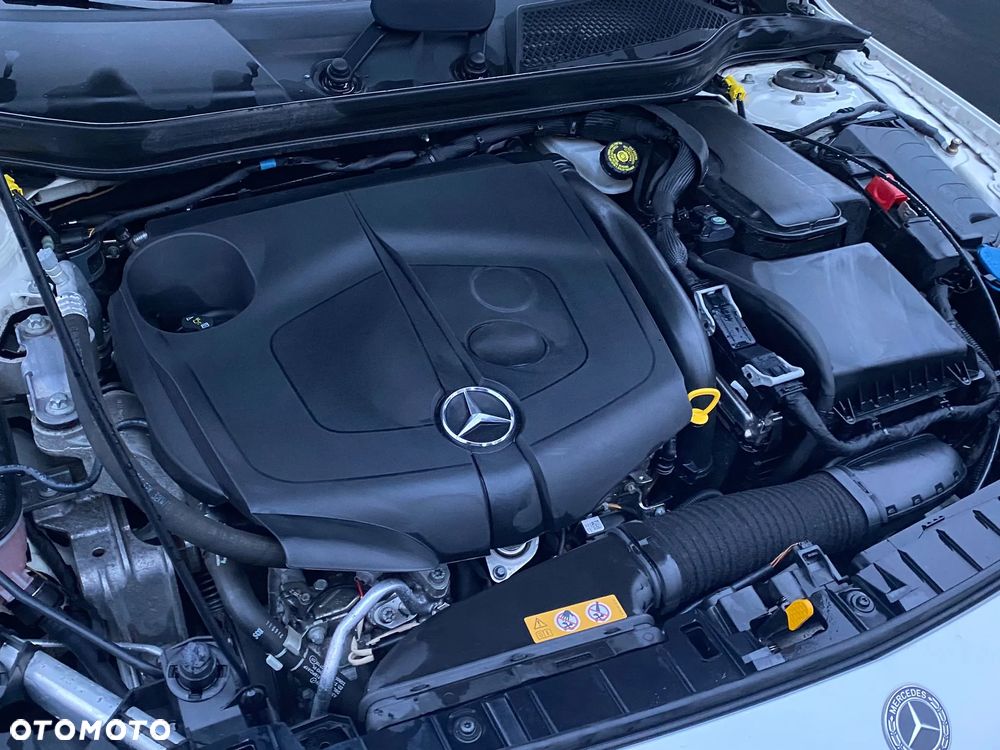 Mercedes-Benz GLA 200 d 7G-DCT - 10