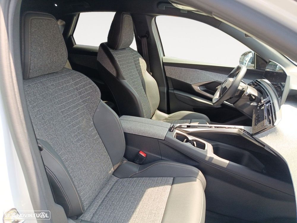 Peugeot 3008 1.2 Hybrid Allure e-DCS6 — fotografia 15