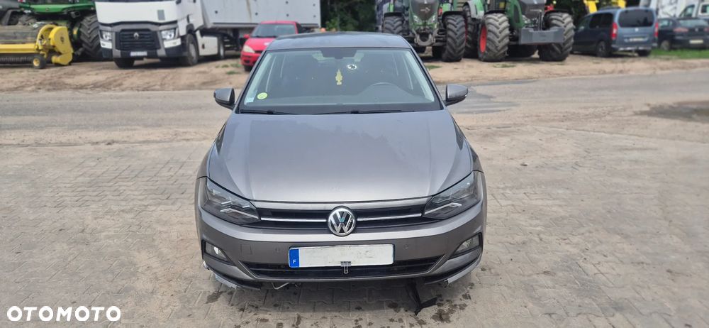 Volkswagen Polo - 2