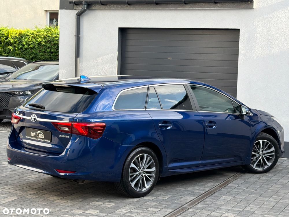 Toyota Avensis 1.8 Premium MS - 23