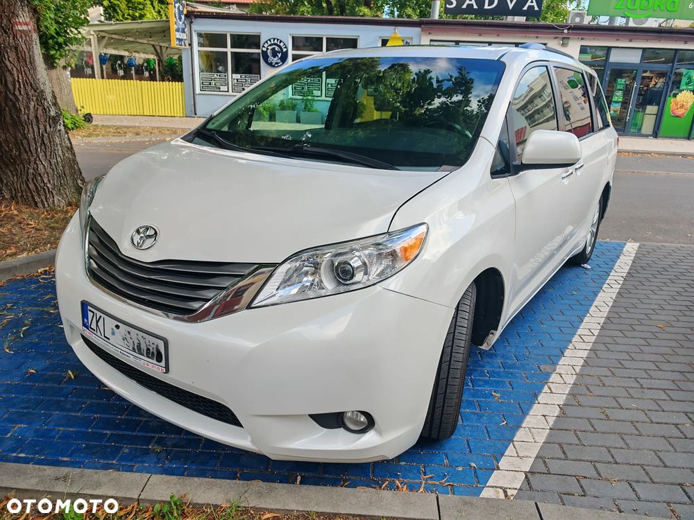 Toyota Sienna 3.5 V6 - 1