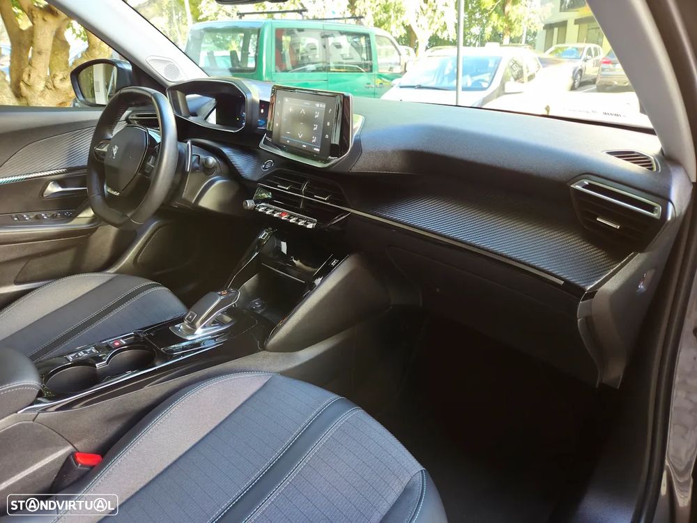 Peugeot 2008 1.2 PureTech Allure EAT8 - 18