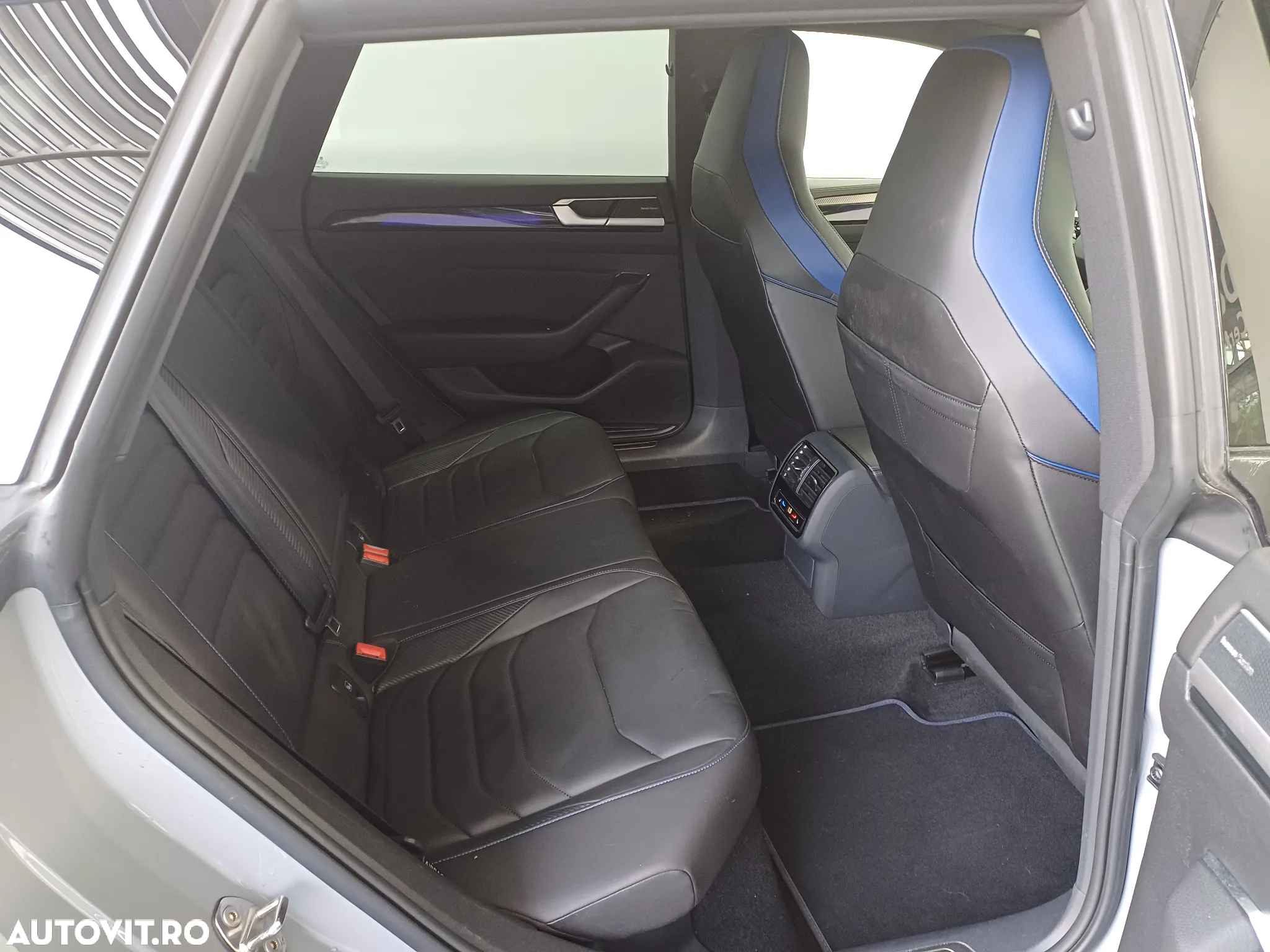 Volkswagen ARTEON 2.0 TSI 4Motion DSG R - 36