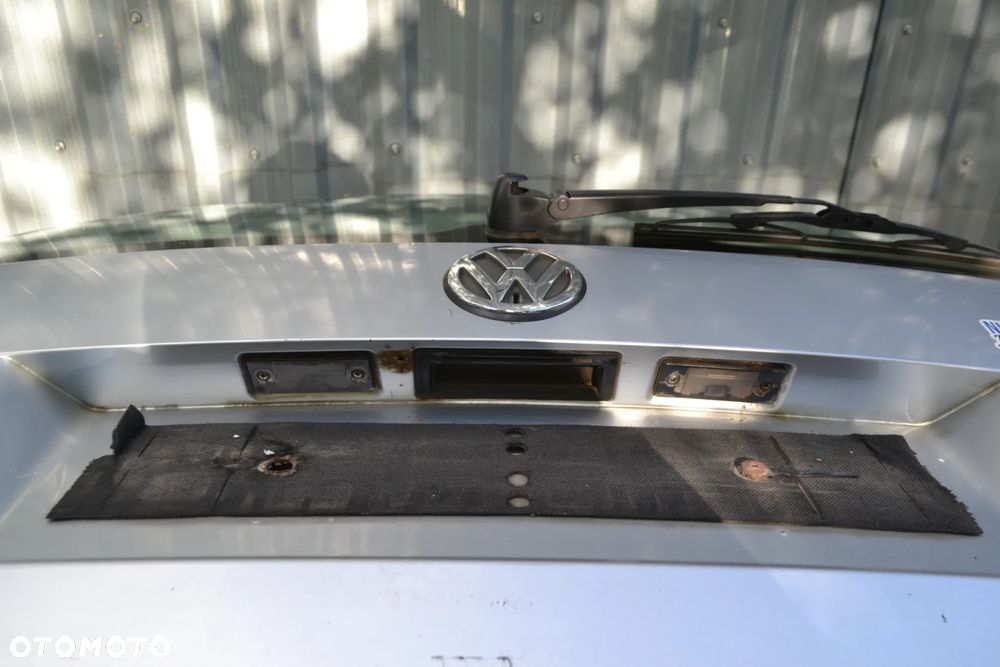 VW BORA GOLF IV KOMBI KLAPA BAGAŻNIKA Z SZYBĄ LA7W POMORSKIE - 10