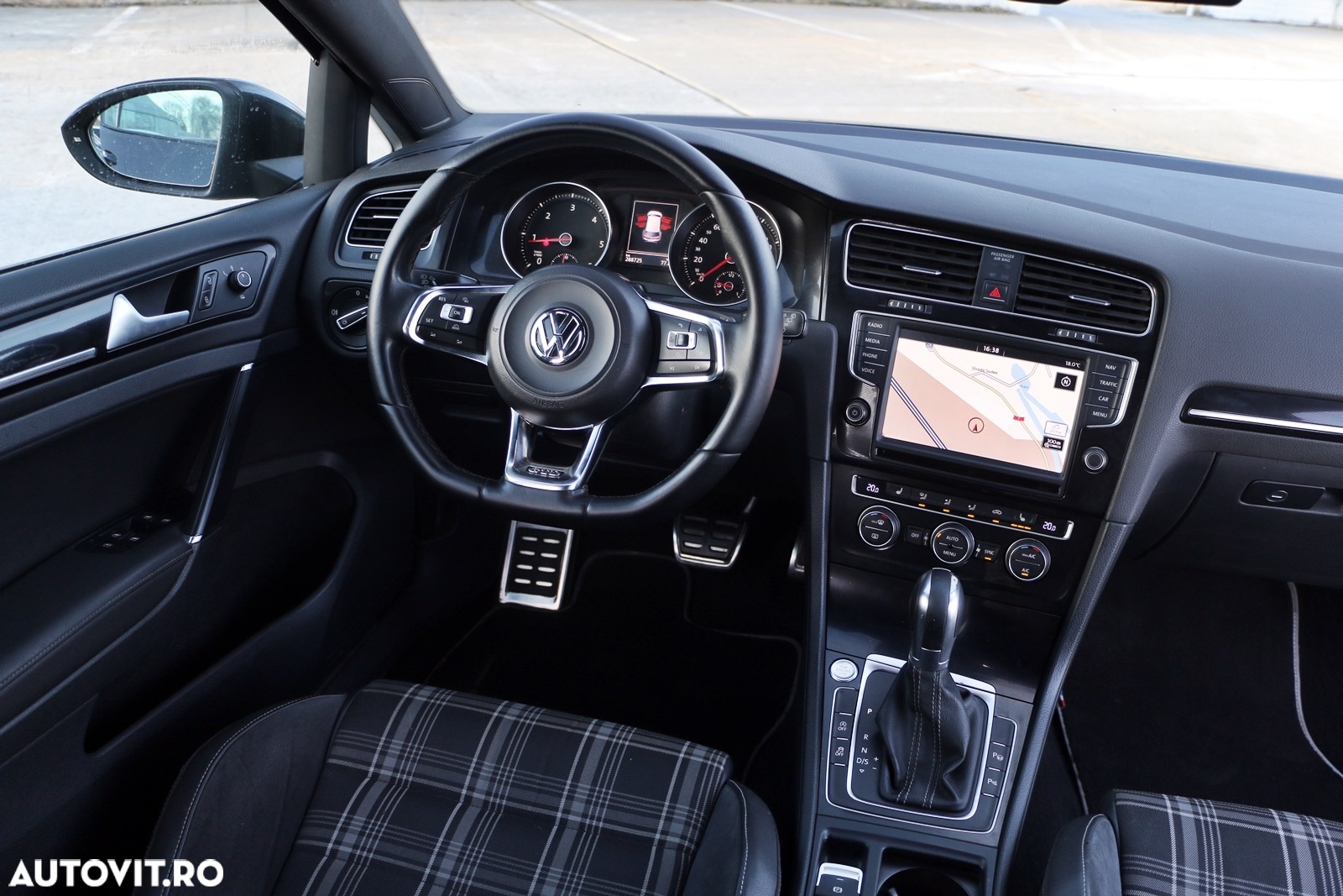 Volkswagen Golf 2.0 TDI DPF BMT DSG GTD - 5