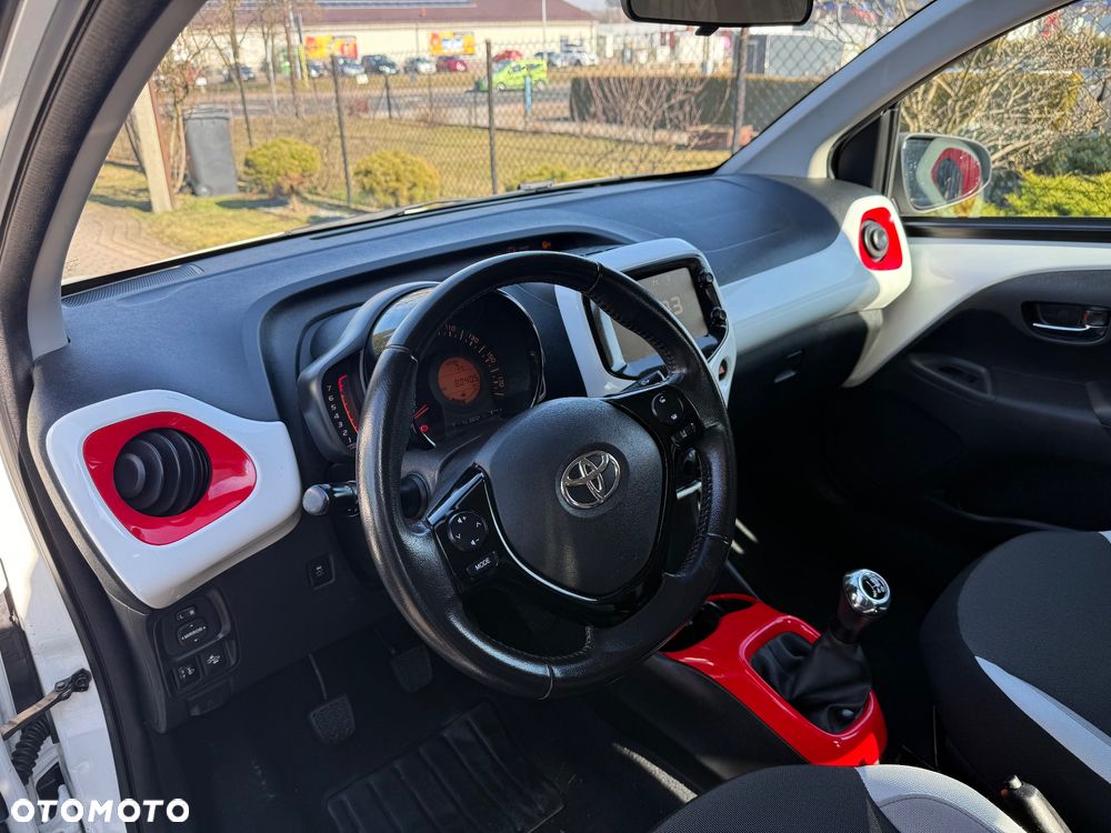 Toyota Aygo x-clusiv - 13