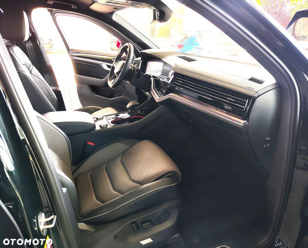 Volkswagen Touareg 3.0 V6 TDI 4Motion R-Line - 31