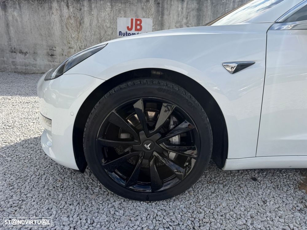 Tesla Model 3 - 7