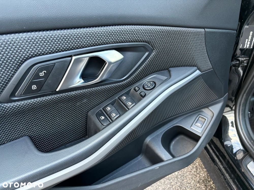 BMW Seria 3 318d Business Edition - 34