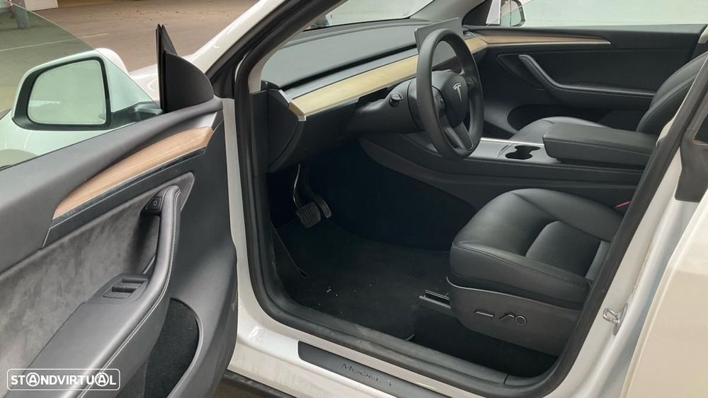 Tesla Model Y Long Range Dual Motor AWD - 5