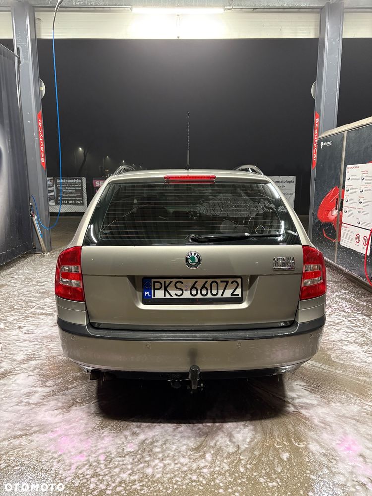 Skoda Octavia 2.0 TDI DSG Elegance - 4