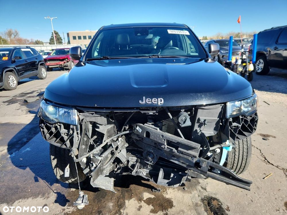 Jeep Grand Cherokee - 17