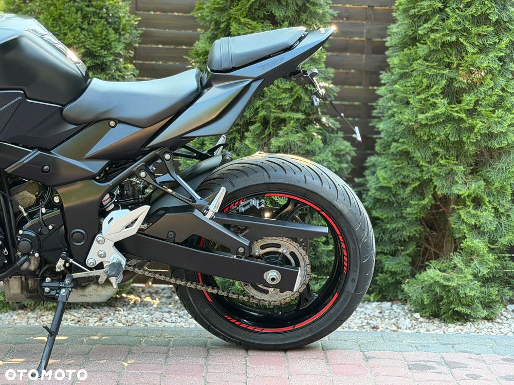 Suzuki GSR - 20