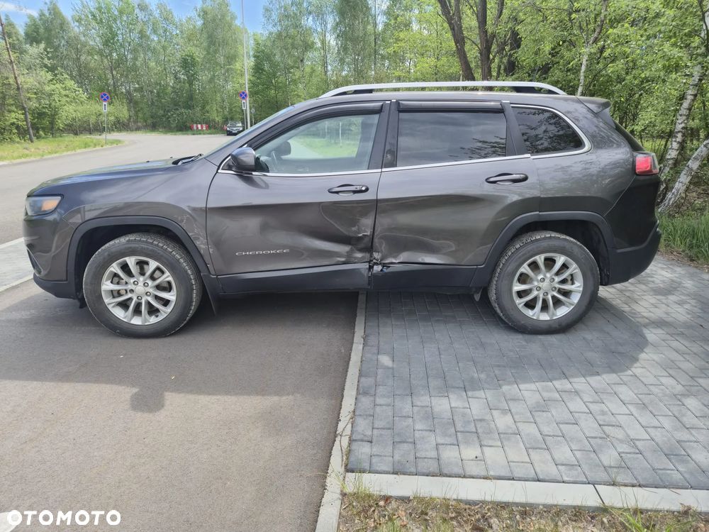 Jeep Cherokee - 4