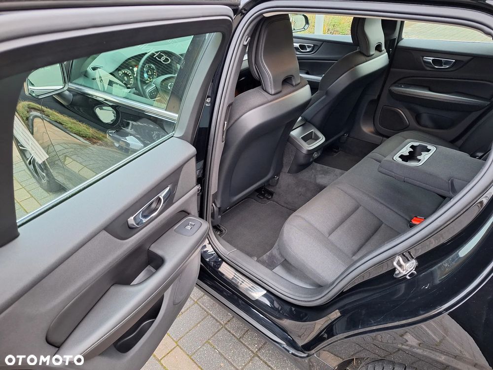 Volvo V60 D4 Momentum Pro - 20