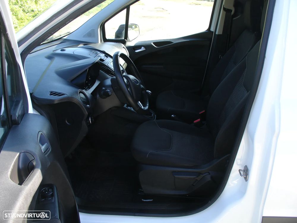 Ford transit courier - 3