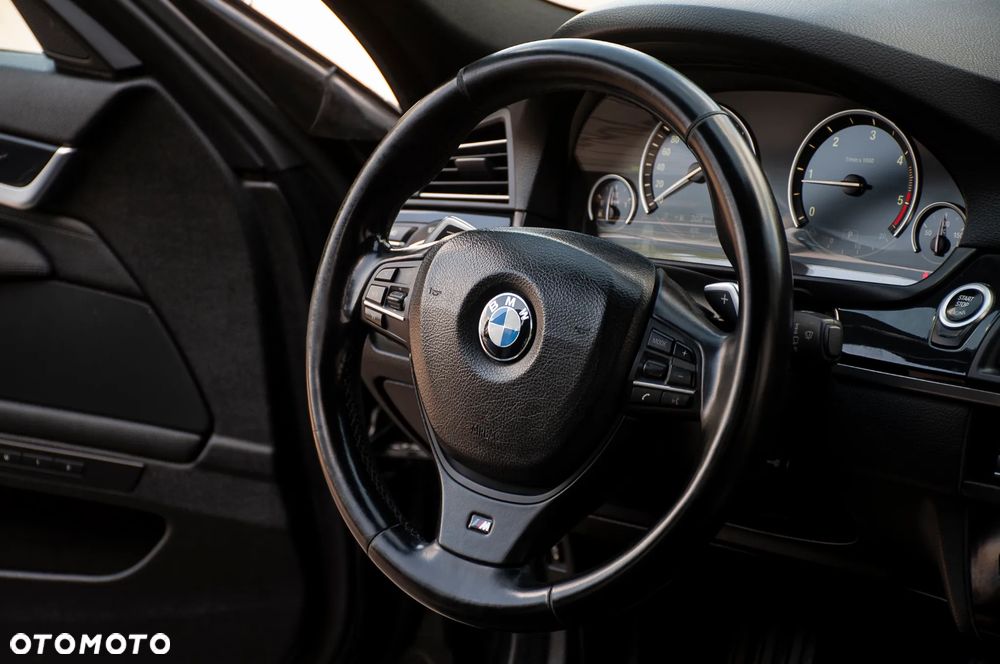 BMW Seria 5 520d - 28