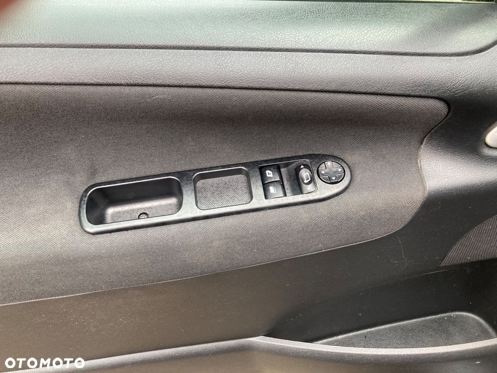 Peugeot 207 75 Filou - 5