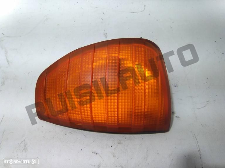 Farolim De Pisca Frente Esquerdo  Mercedes S123 Station [1977_1 - 1