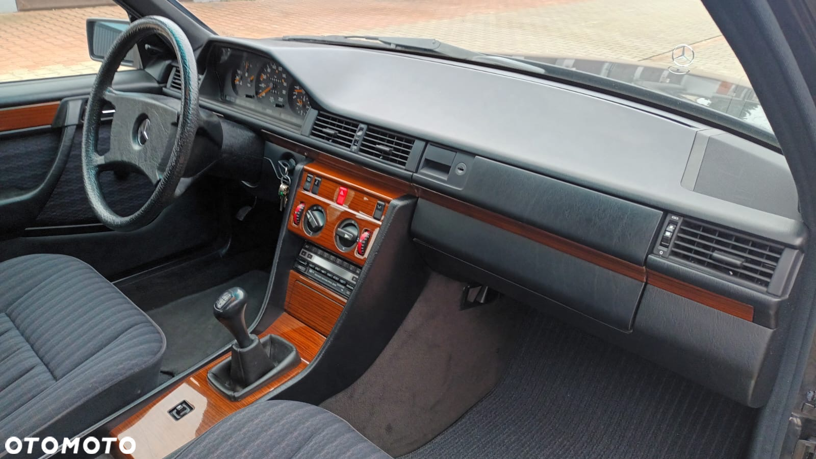 Mercedes-Benz W124 (1984-1993) - 21