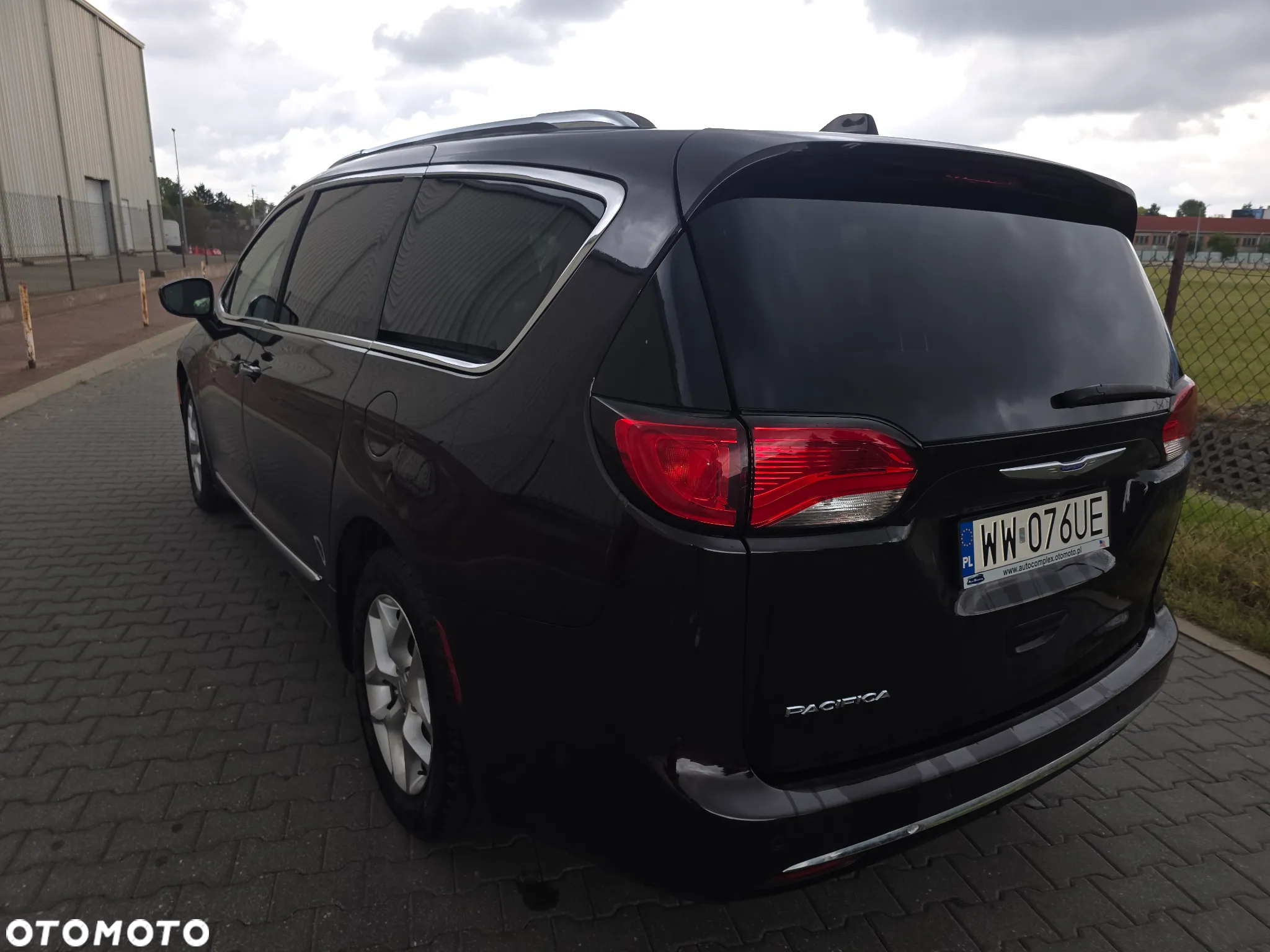 Chrysler Pacifica - 3