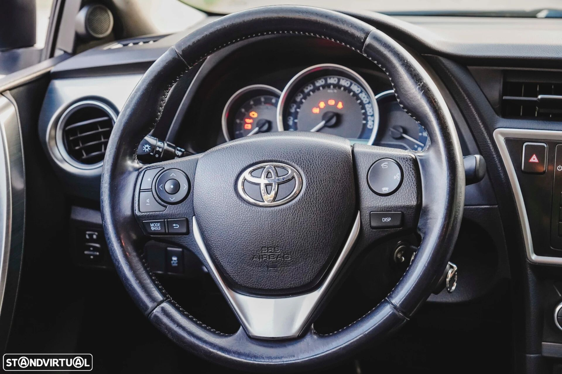 Toyota Auris 1.4 D-4D Comfort+J16+Navi - 14