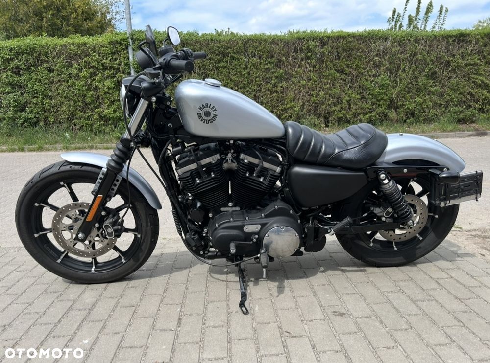 Harley-Davidson Sportster Iron 883 - 2