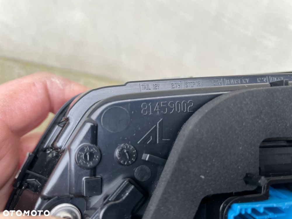 LAMPA TYLNA LEWA W KLAPĘ VW PASSAT B8 2015-2019 - NOWA AL - 4