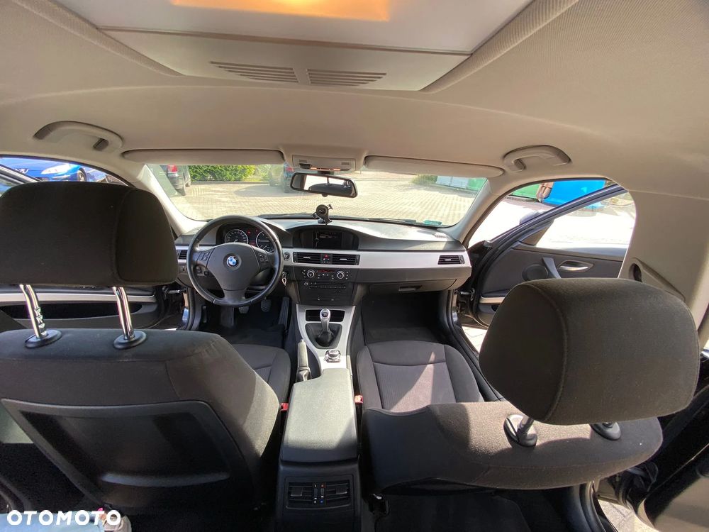 BMW Seria 3 318d - 11