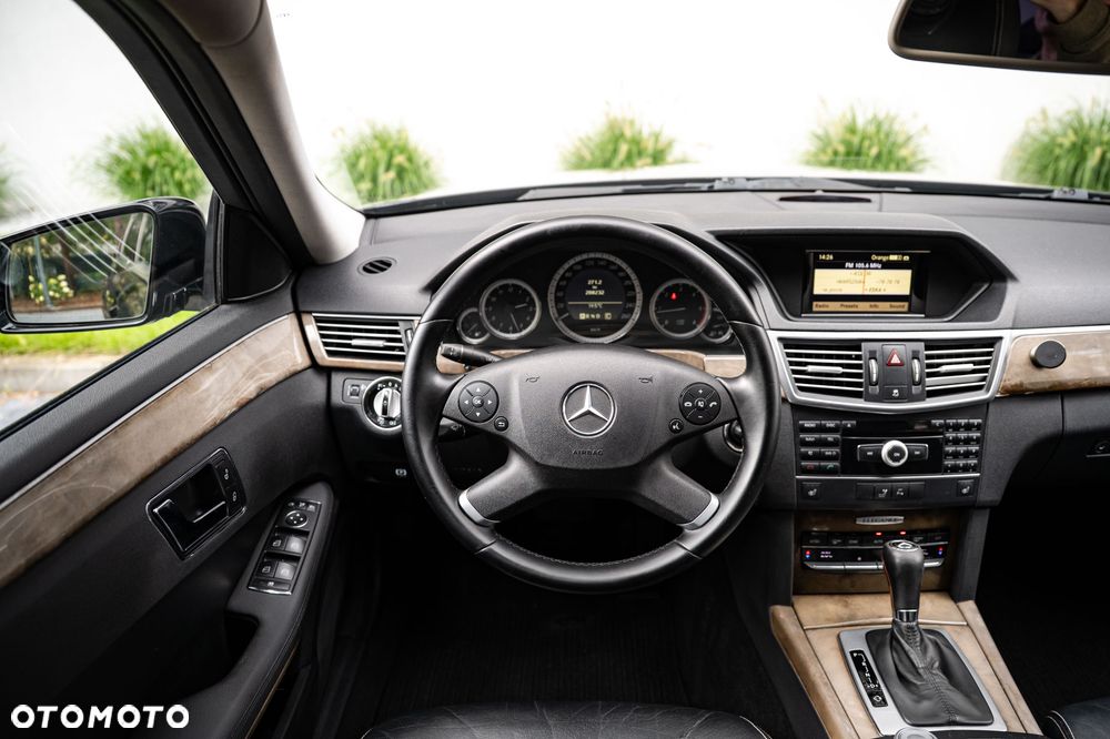 Mercedes-Benz Klasa E 220 CDI DPF BlueEFFICIENCY Automatik Elegance - 12