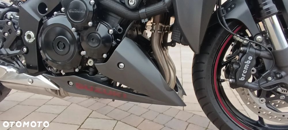 Suzuki GSX 1000 - 29