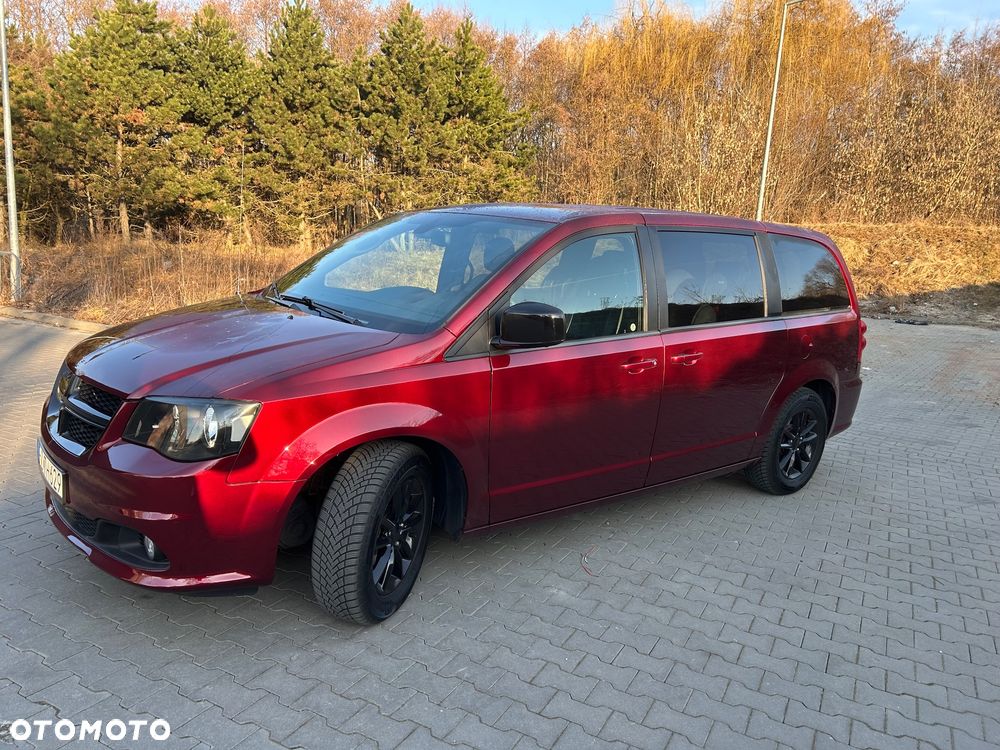 Dodge Grand Caravan - 2