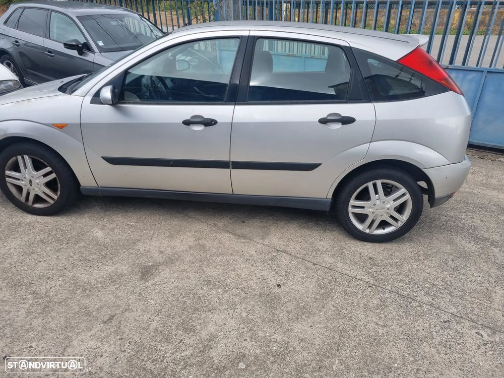 Ford Focus 1.8 TDdi Ghia - 3