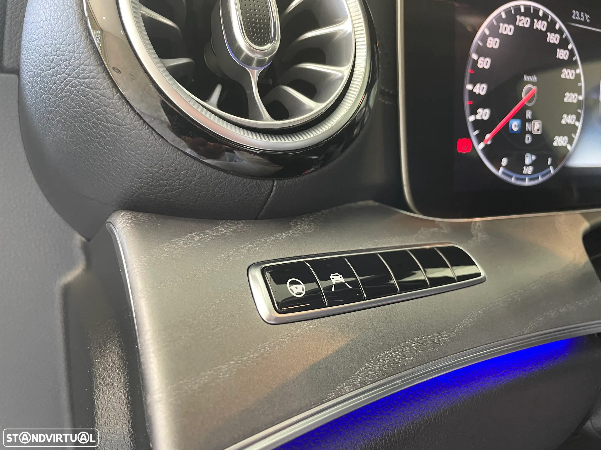 Mercedes-Benz CLS 400 d 4Matic 9G-TRONIC AMG Line - 23