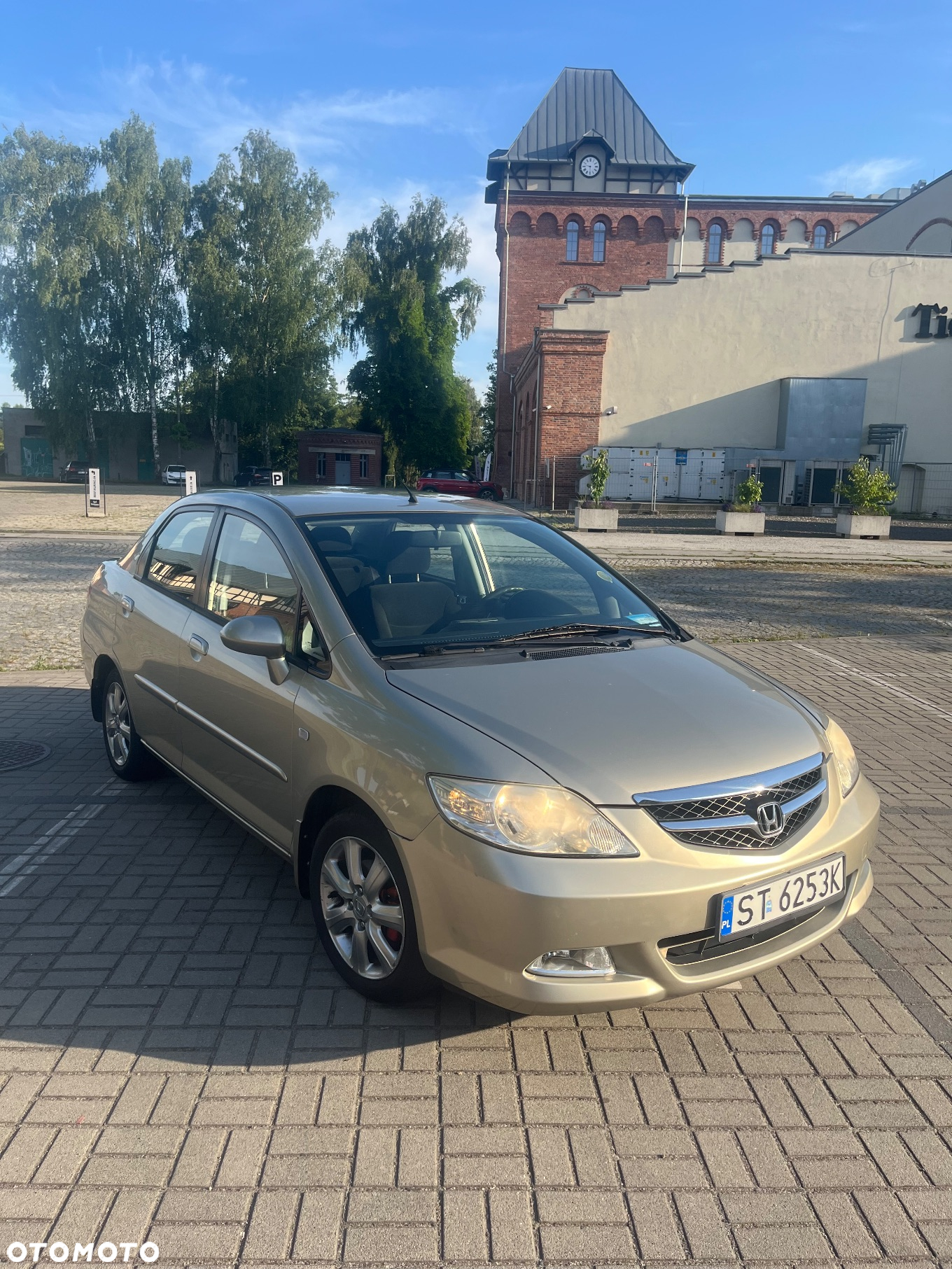 Honda City 1.4 Comfort - 12