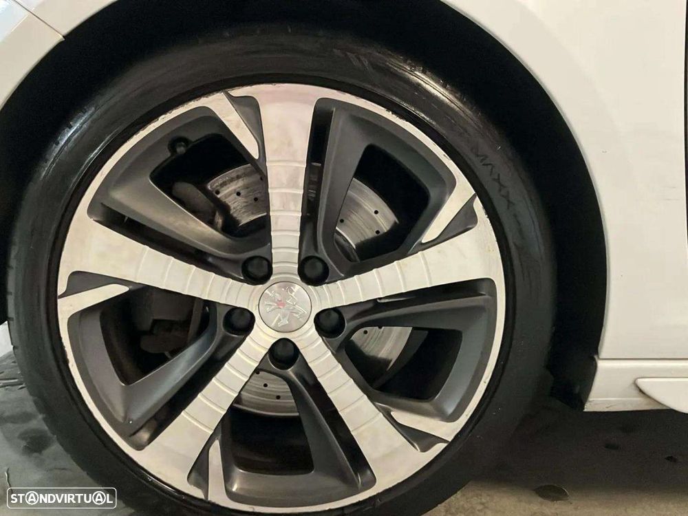 Peugeot 308 - 8