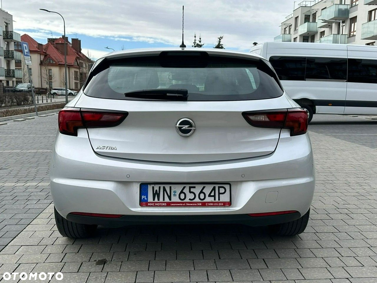 Opel Astra V 1.2 T Elegance S&S - 4