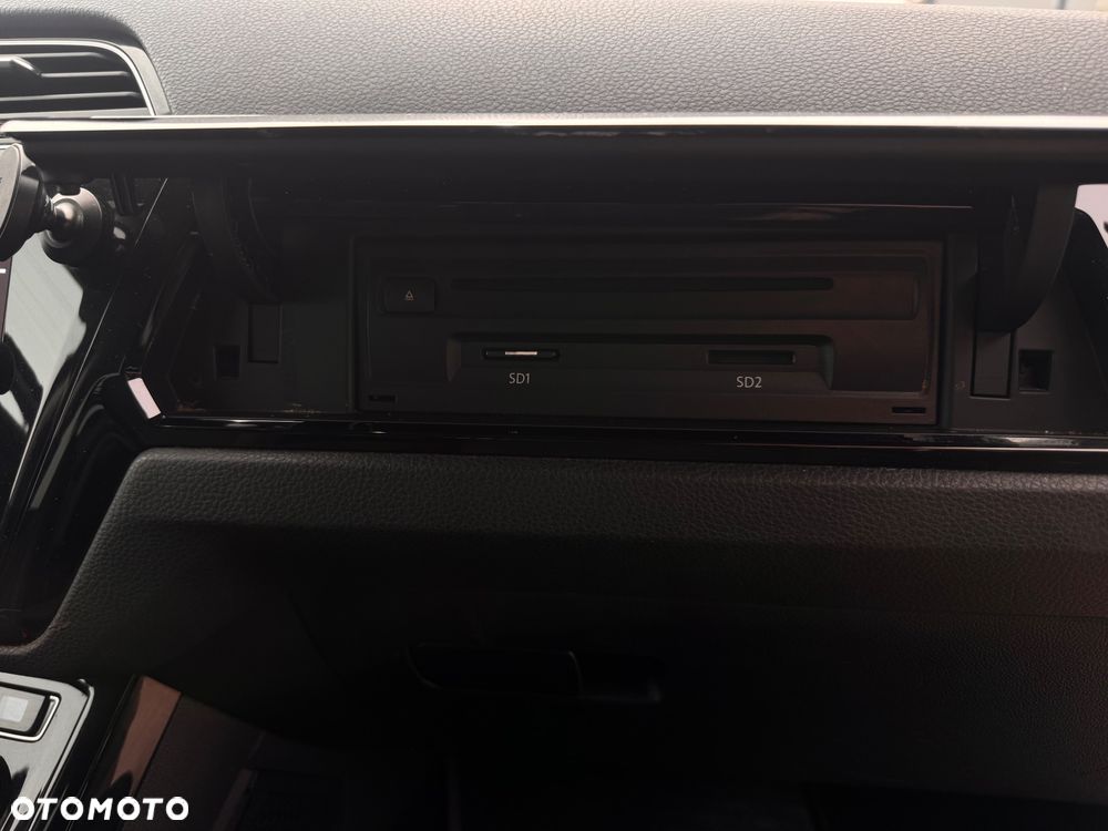 Volkswagen Touran 1.4 TSI BMT Highline DSG - 19