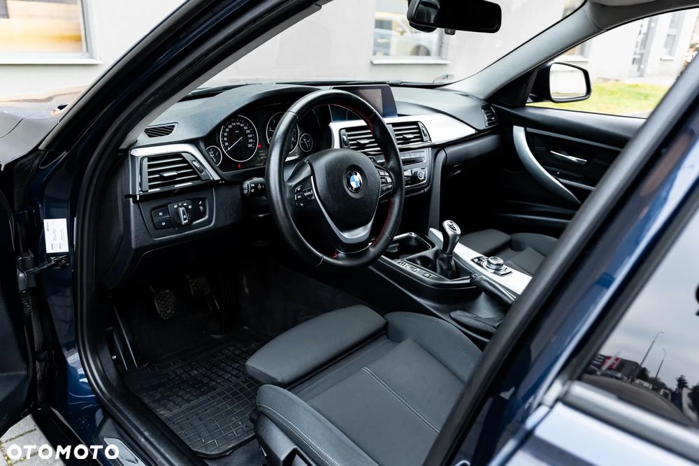 BMW Seria 3 320d DPF Edition Sport - 13