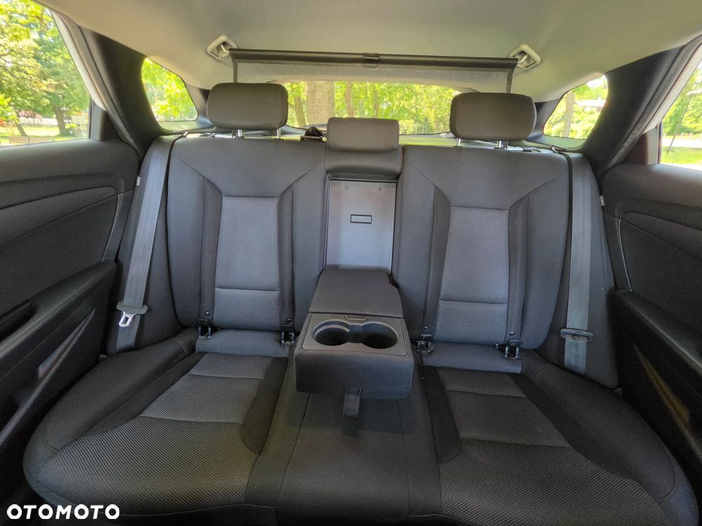 Hyundai i40 Kombi 1.7 CRDi DCT Premium - 25
