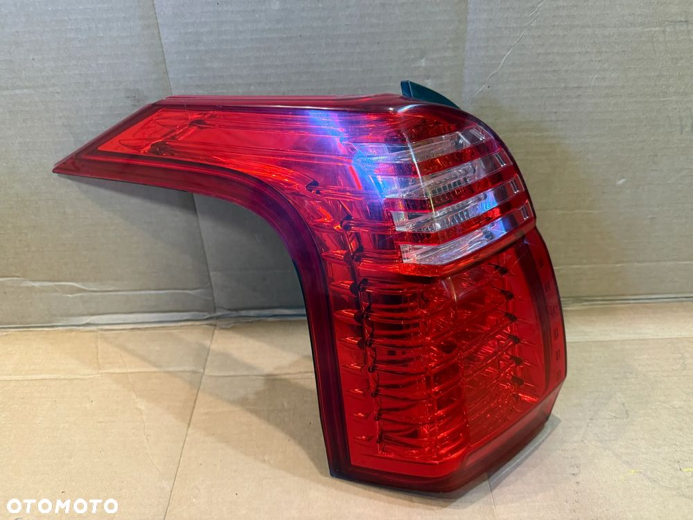 Lampa tylna Peugeot 5008 I 2009- prawa lewa tył 9672666680 9672666580 OE - 7