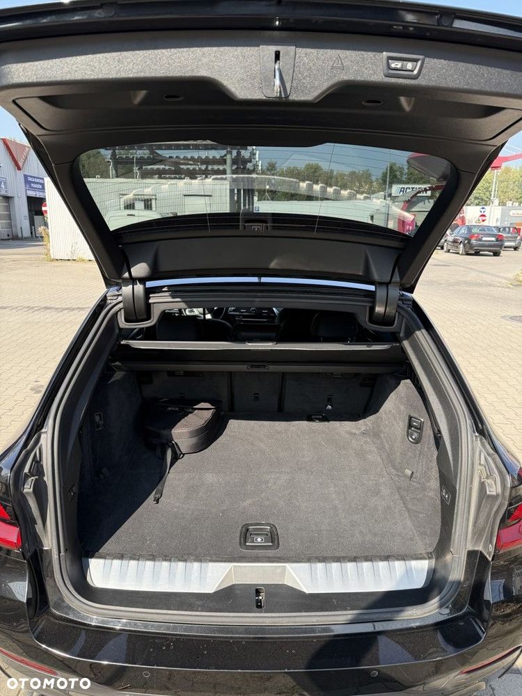 BMW Seria 5 530e M Sport sport - 32
